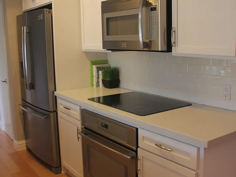 11820 Mayfield Ave #208 — Photo 8