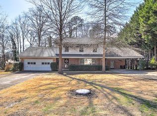 2085 Tudor Castle Dr, Decatur, GA 30035