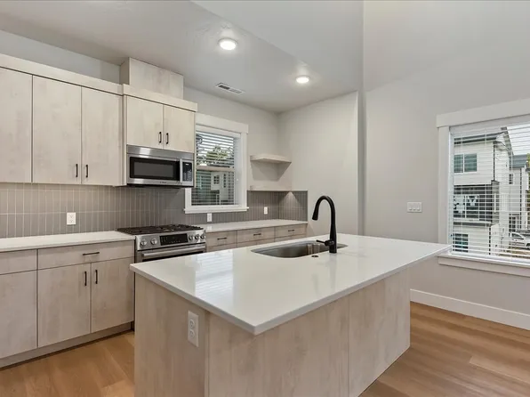 Bradbury Luxury Townhomes, 2813 W Canal St #2848, Boise, ID 83705