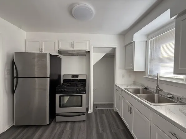 19376 Hamburg St, Detroit, MI 48205