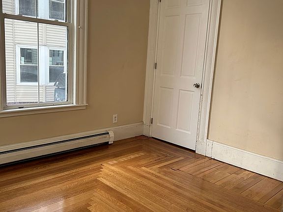 5th image of 493-497 Cumberland Ave #493-1