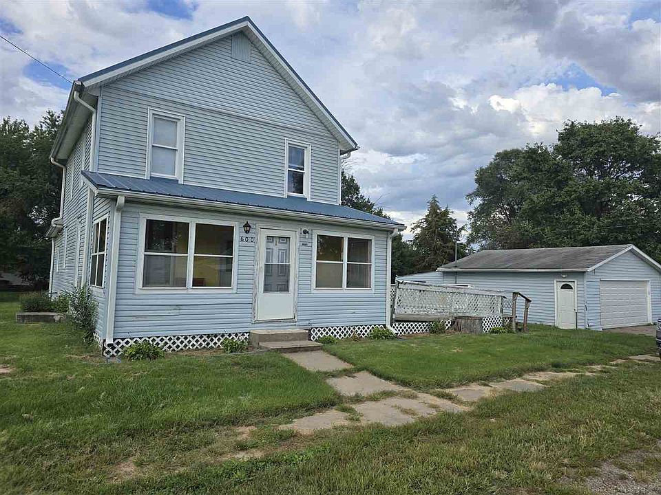 1st image of 600 E Division St