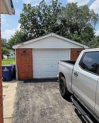 3rd image of 438 Moss Dr