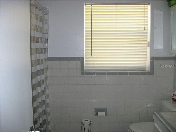 4th image of 945 64th Ave S