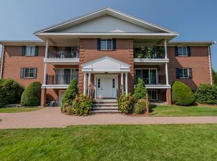 5 April Ln APT 11, Lexington, MA 02421