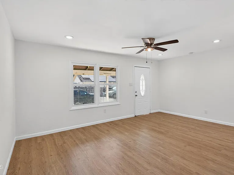3307 Belden St — Photo 5