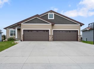 6235 Robinwood Ln, Marion, IA 52302