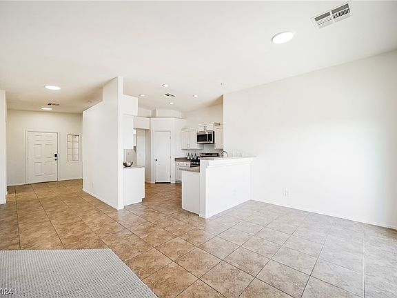 3rd image of 10218 Chestnut Sweet St