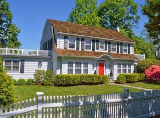 228 South Ave, New Canaan, CT 06840
