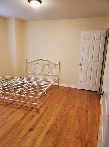 1st image of 4011 Bronxwood Ave