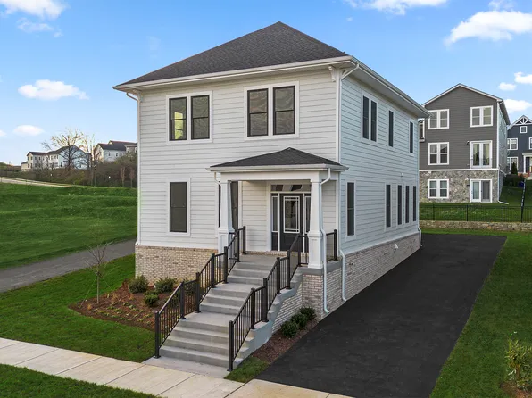 1018 Captain Richards Ct, Marshall, VA 20115