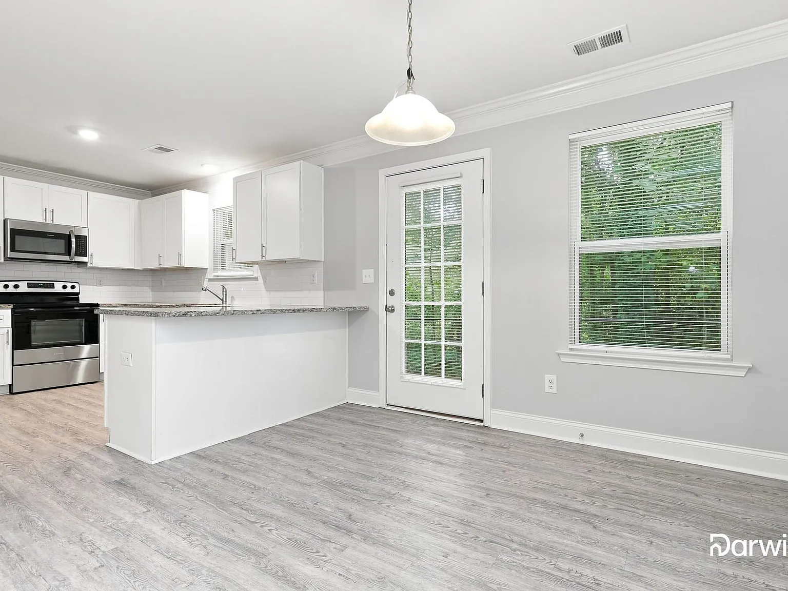 3 bed, 2.5 bath, 1613 sqft, $2,035 — Photo 4