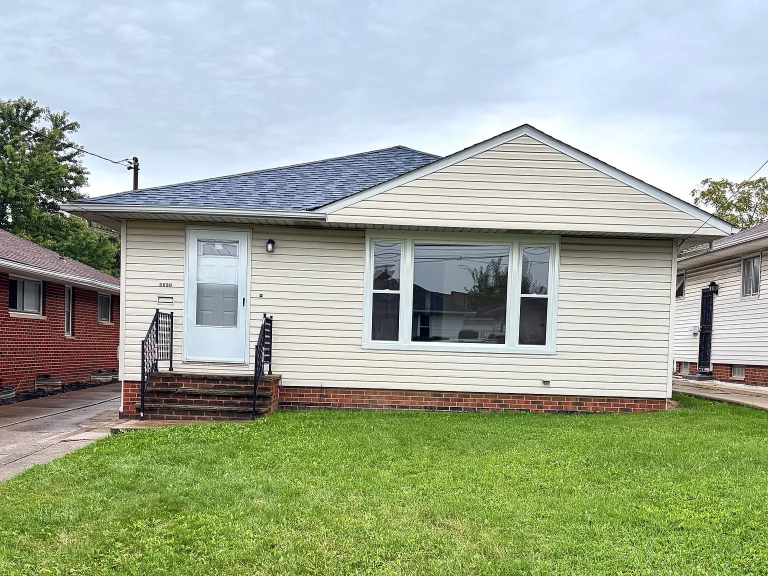 3 bed, 1176 sqft, $1,800 — Photo 1