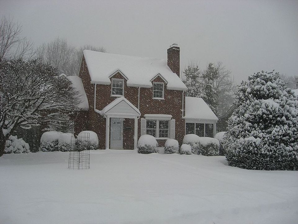 1st image of 804 Grandin Ave