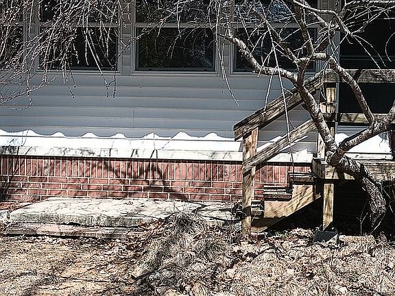 2nd image of 731 Embassy Pkwy