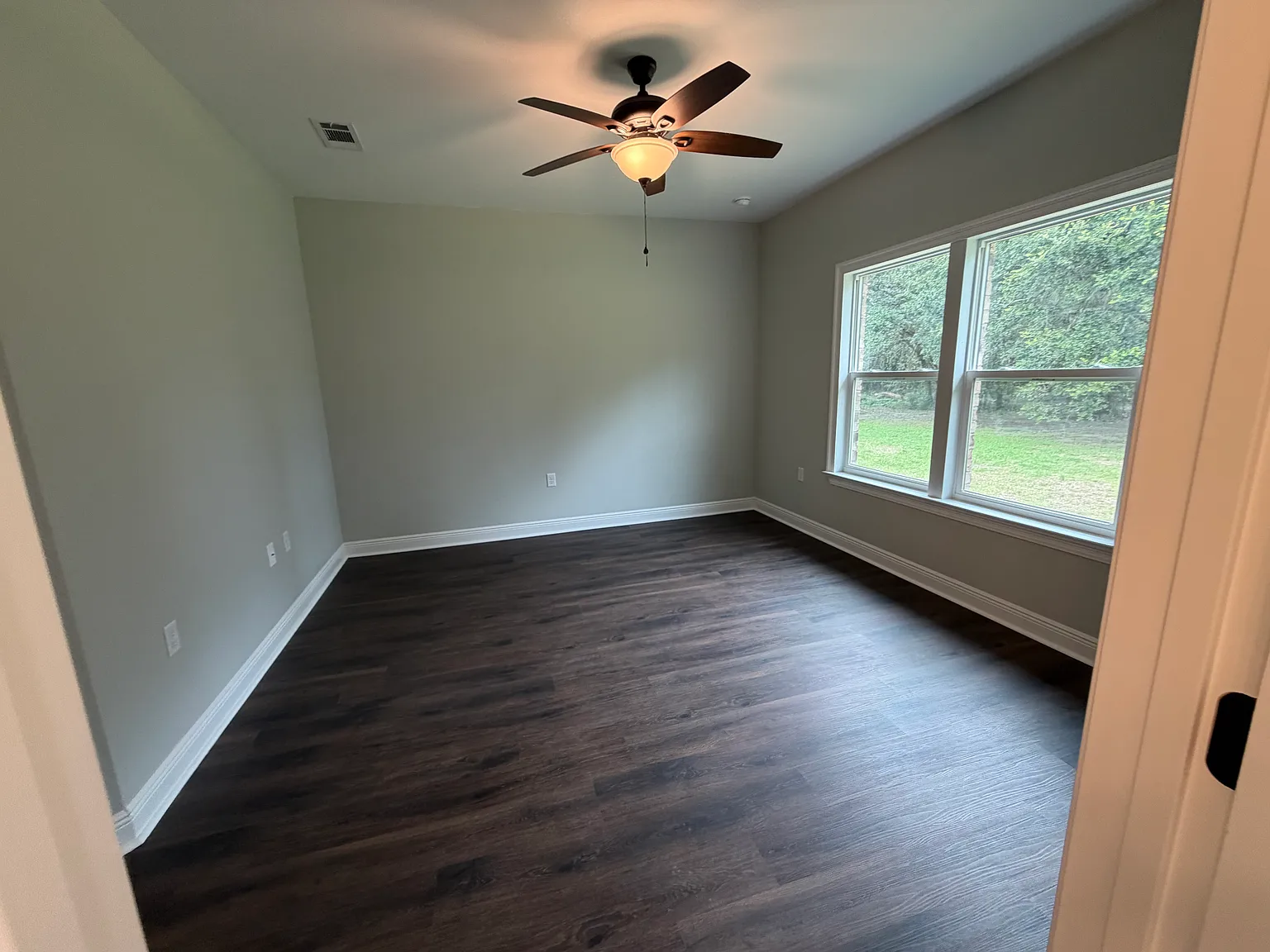3 bed, 1250 sqft, $2,200 — Photo 4