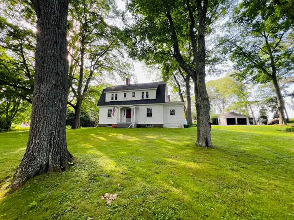 188 Main Road N, Hampden, ME 04444