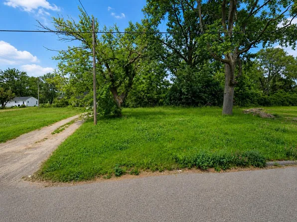 1182 W Juliah Ave, Flint, MI 48505