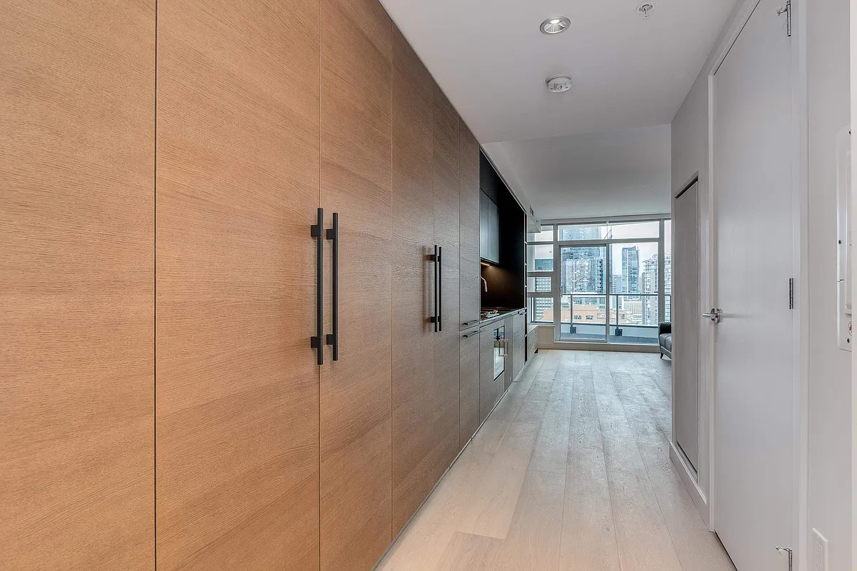 Building Photo - 1289 Hornby St #2106