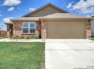 1604 W Nolte Farms Rd, Seguin, TX 78155