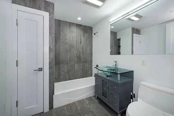 Rented by Bold New York | media 26