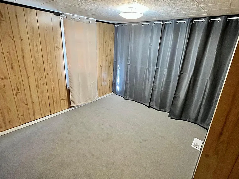 221 Luella Ave — Photo 15