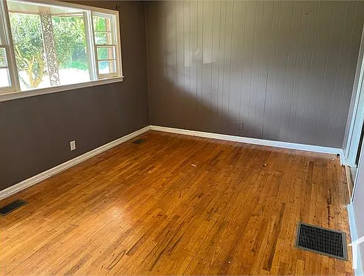 3 bed, 1025 sqft, $1,250 — Photo 3