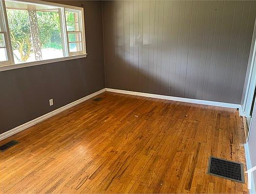 3rd image of 3355 Finneydale Ct S