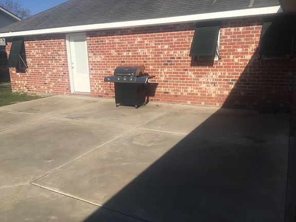 4th image of 104 Farm St
