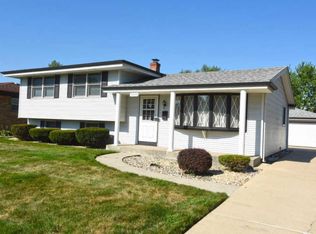 10038 4th St, Highland, IN 46322