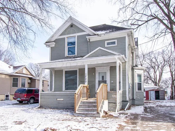 1229 11 1/2 St N, Fargo, ND 58102