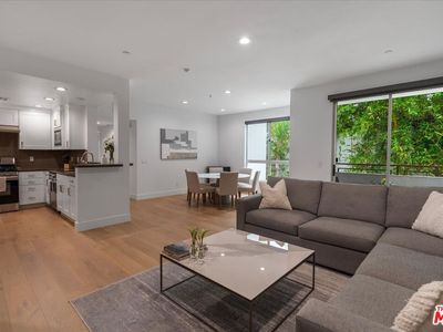 2010 S Beverly Glen Blvd UNIT 302, Los Angeles, CA, 90025