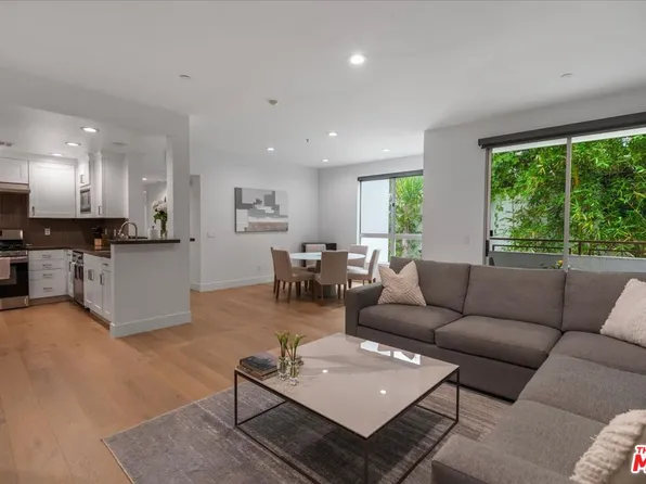 2010 S Beverly Glen Blvd Unit 302, Los Angeles, CA 90025