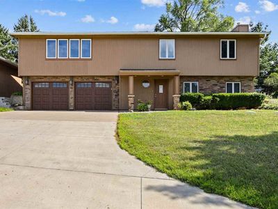 3671 Olde Oak Ln SW, Iowa City, IA, 52240