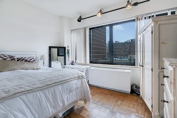 Rented by Anchor Associates | media 23