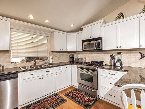 2nd image of 561 S Sierra Ave Unit 32