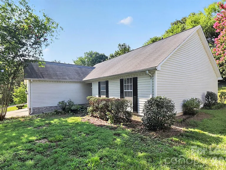 3411 Pondridge Ct — Photo 35