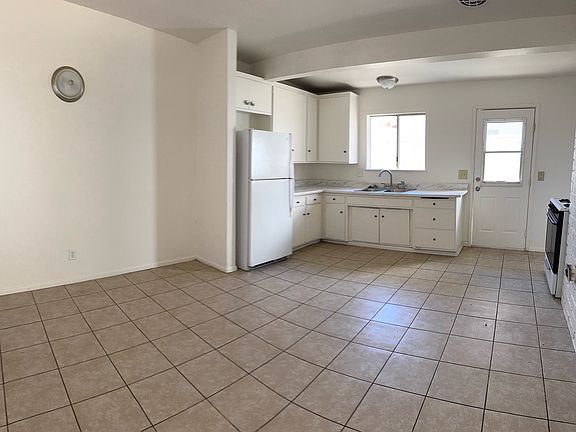 2nd image of 1115 W Avenue H6