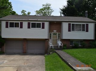 216 McAlister Dr, Pittsburgh, PA