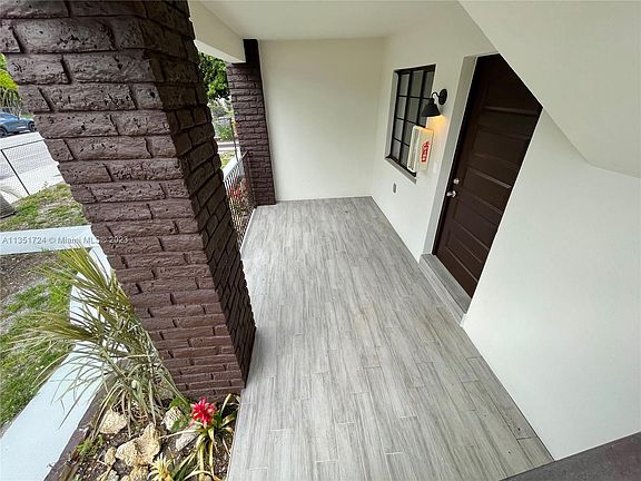 3rd image of 455 NE 62nd St #2