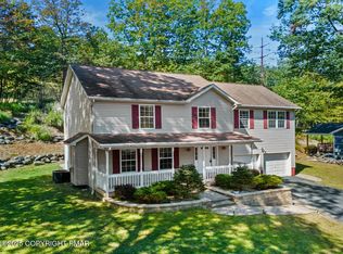 1135 Hunters Woods Dr, East Stroudsburg, PA