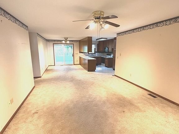 3rd image of 422 N 4th St