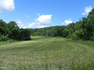 18 Valley Rd, Galena, IL 61036