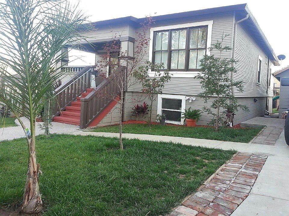 2nd image of 809 Pennsylvania St