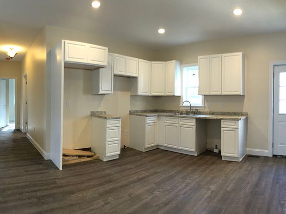 3rd image of 31 15th Ave