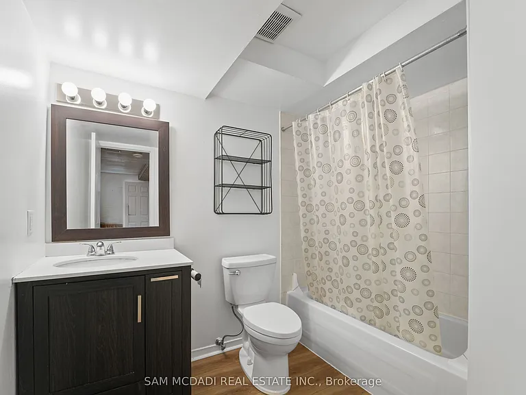87 Rundle Cres — Photo 23
