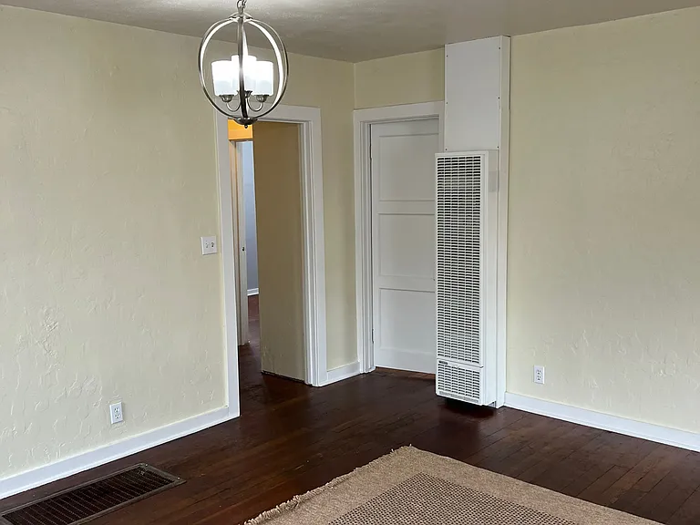 647 Fresno Ave — Photo 6