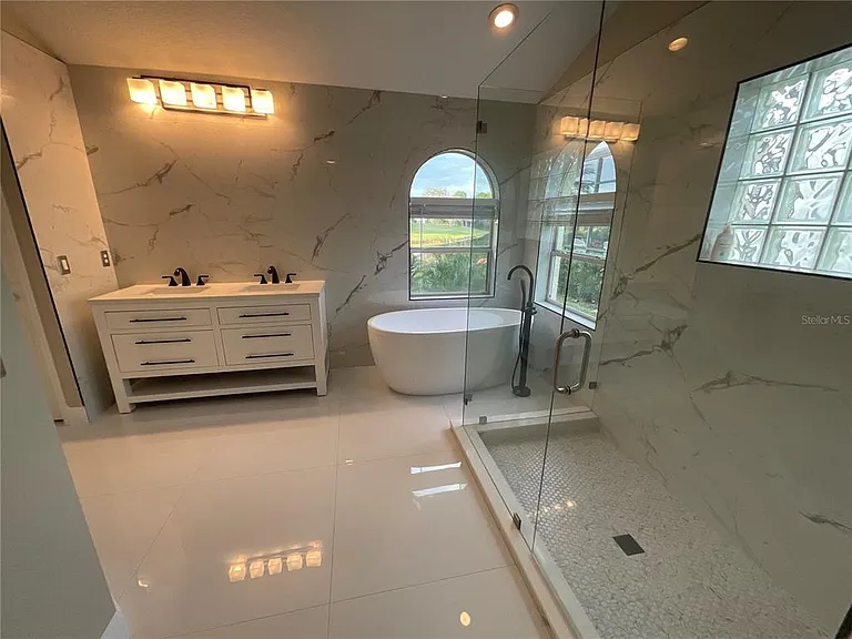 13668 Crystal River Dr — Photo 17