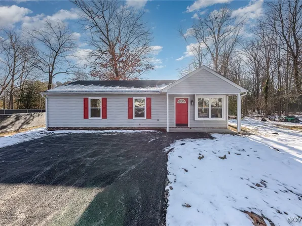 1109 Traywick Ct, Chester, VA 23836