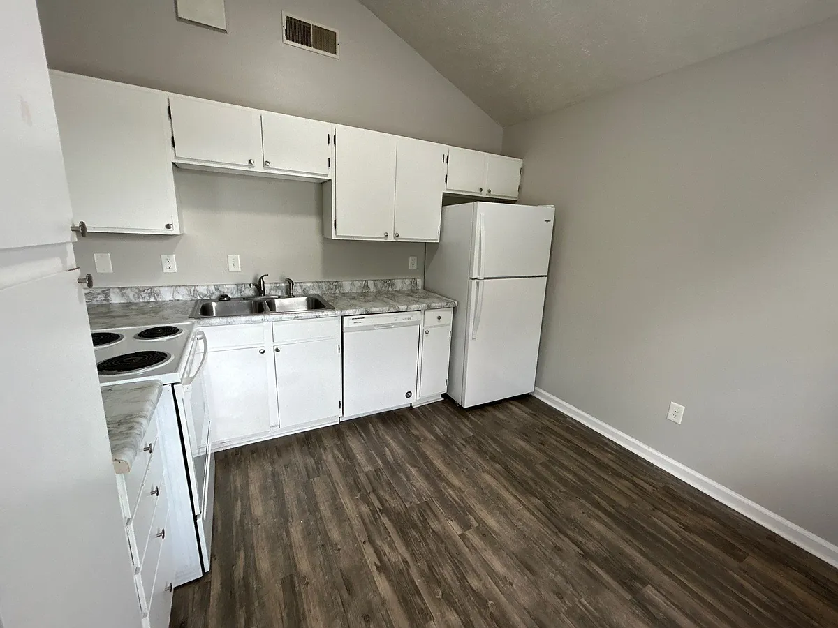 Building Photo - 21 Brianfield Cv #D